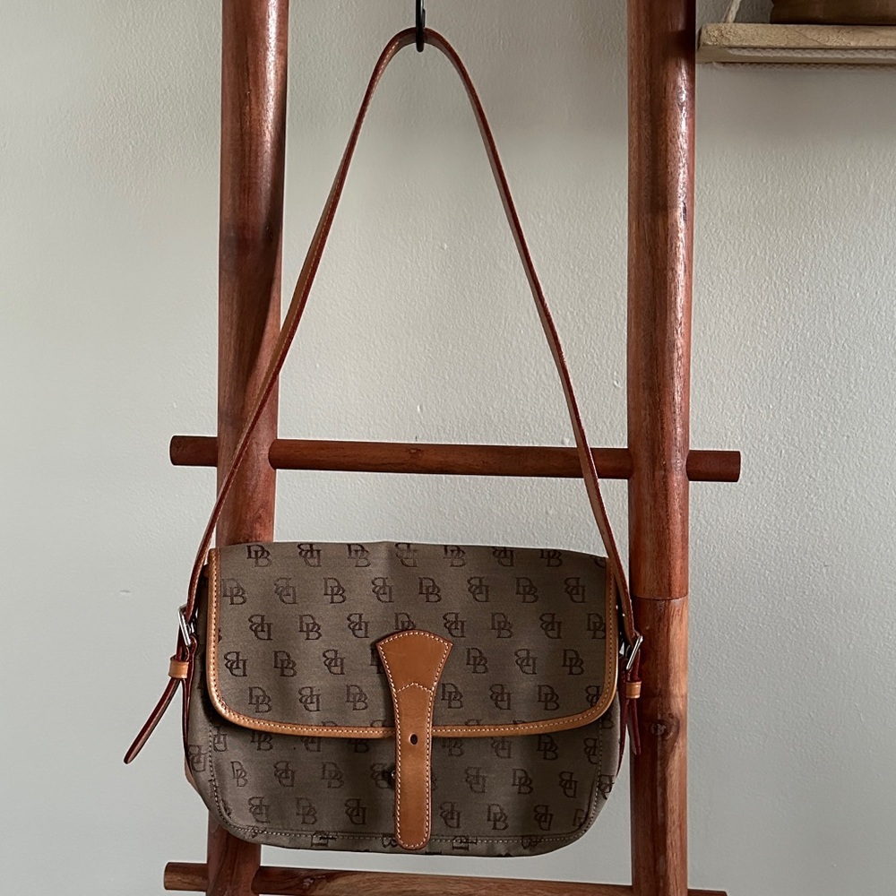 Vintage Dooney & Bourke shoulder bag Excellent